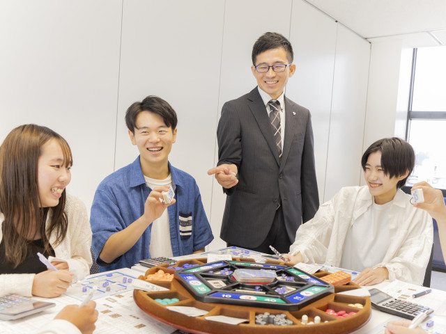情報経理科 DXビジネスコース 最新技術とビジネスを学び現代ビジネスの先導者に！！