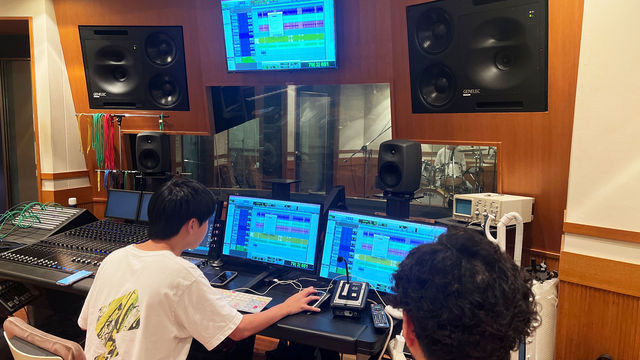 音楽芸能スタッフ科Ⅱ部 テクニカルスタッフコース レコーディング専攻（2年次より専攻） 最高の音を作るためのスキルを身につける！
