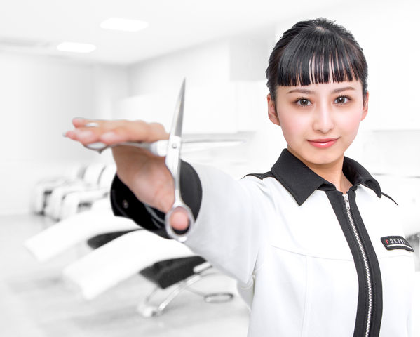 美容科（昼間課程） 全コースで美容師国家資格を取得し、多様なニーズに対応します。