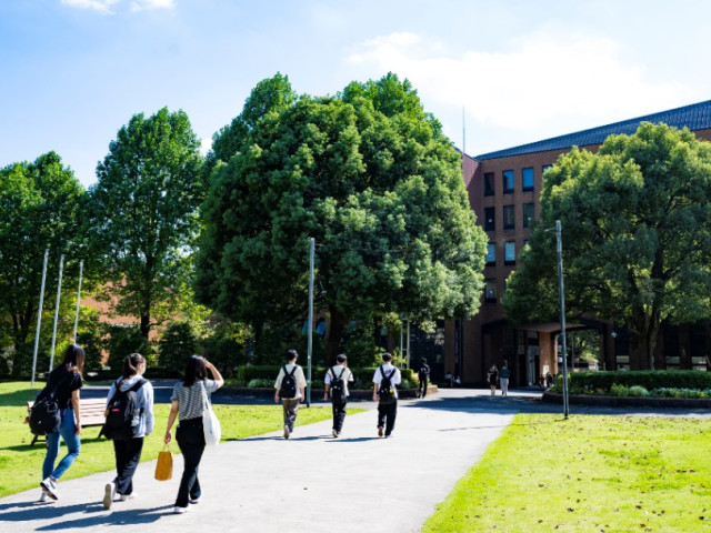 麗澤大学