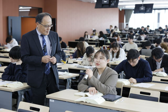 法学部 「法律」と「政治」を学び、幸福な社会の実現に貢献できる人材を目指す