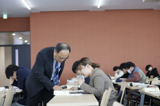 法学部 法律学科 法学部生の「多数派」の進路を考えた新世代の法学部