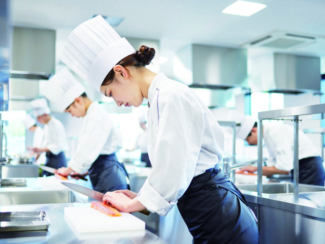 調理師本科 目的に応じた3タイプの実習で、「絶対的なおいしさ」を生み出す料理人になる。