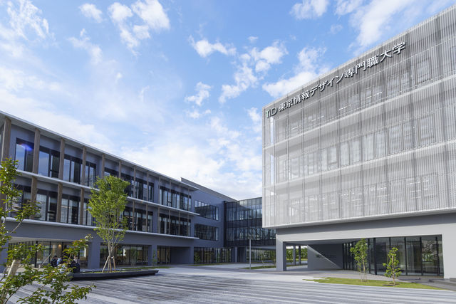 情報デザイン学部 企業実習をはじめとした実践教育を通して、「仕事で使える力」を育てる情報・工学分野の大学