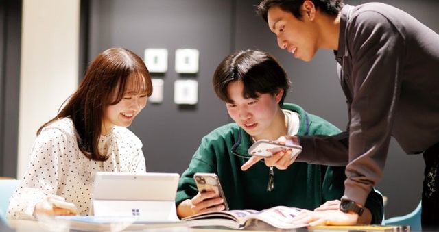 昼間部 国際ホテル学科 ホテルSNSコミュニケーション科 ホテルの魅力をたくさんの人に伝える