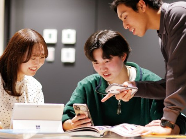 昼間部 国際ホテル学科 ホテルSNSコミュニケーション科 ホテルの魅力をたくさんの人に伝える