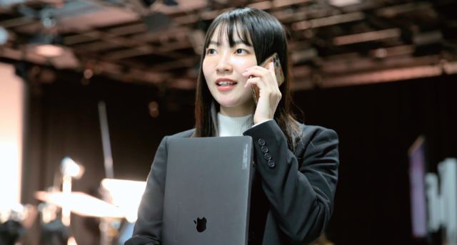 デジタルメディア科 タレントマネージャーコース タレントを輝かせるために、3年間で確かな企画力・マネジメント力を身につけ、信頼されるマネージャーをめざす！