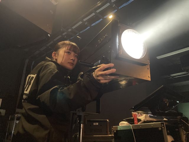 デジタルメディア科 ライブイベント制作コース 照明専攻 あらゆる“光”を操る照明のスペシャリストを育成！ ライブ照明・テレビ照明・舞台照明の技術を総合的に学ぶ！