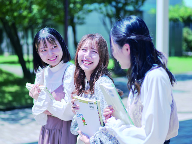 金城大学