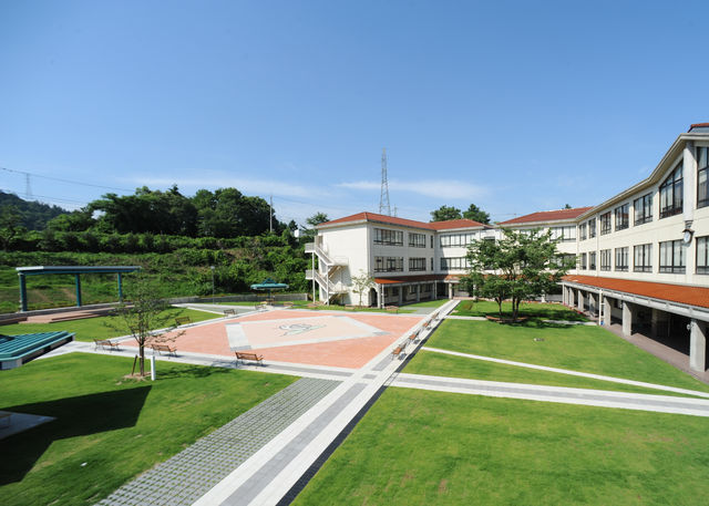 鳥取短期大学
