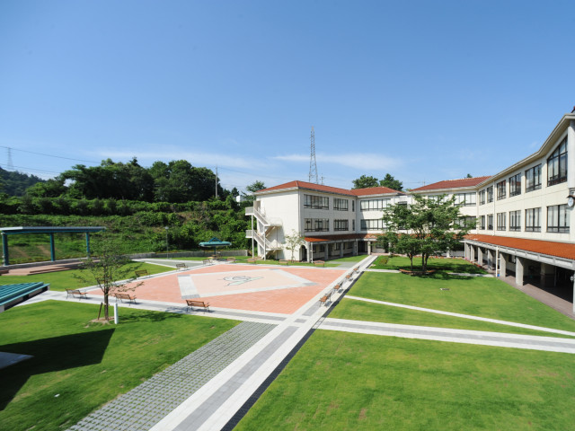 鳥取短期大学