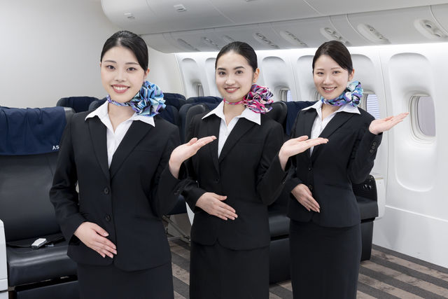 エアライン科 グランドスタッフコース 航空、鉄道、船舶など、旅にまつわる高い知識、技能、ホスピタリティを学び、業界のプロフェッショナルとして活躍する