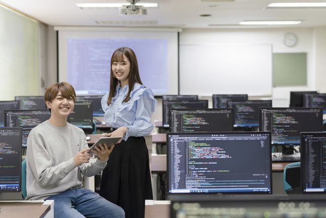 名古屋情報メディア専門学校