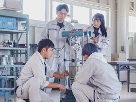 環境土木工学科 工事設計から施工管理まで幅広く学び、活躍の場が広い土木技術者をめざす！