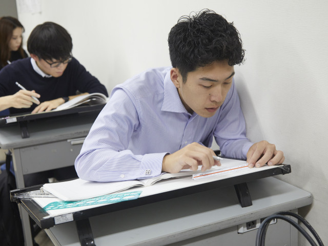 建築 効率的なカリキュラムで、ムダなく建築を基礎から学ぶ。
