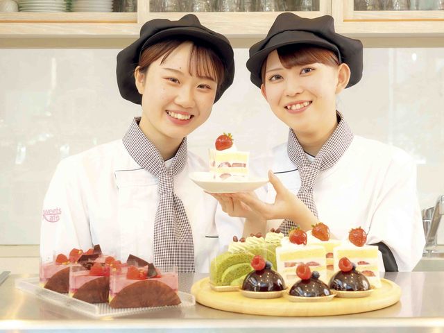 パティシエ・カフェ科 パティシエコース より本格的に技術を高めて知識を深める