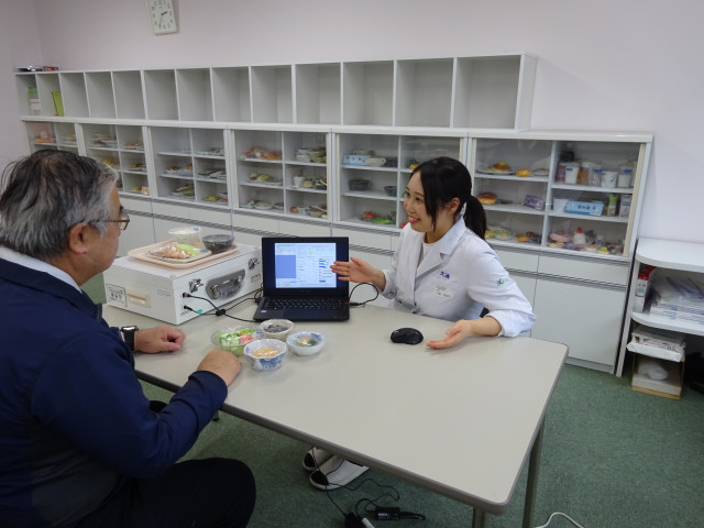 家政学部 健康栄養学科 実践型学修と管理栄養士＋αの資格取得で、即戦力のある「栄養」の専門家をめざす