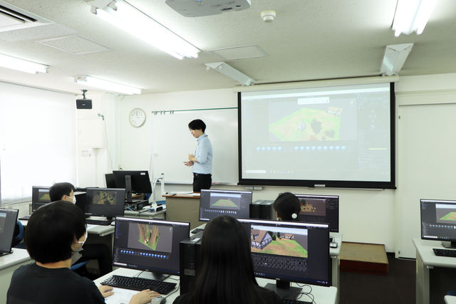 マルチメディア専門学科 ゲームプログラム専攻 ゲーム制作などのマルチメディア技術に加え 情報システムも総合的に習得したクリエータを育成