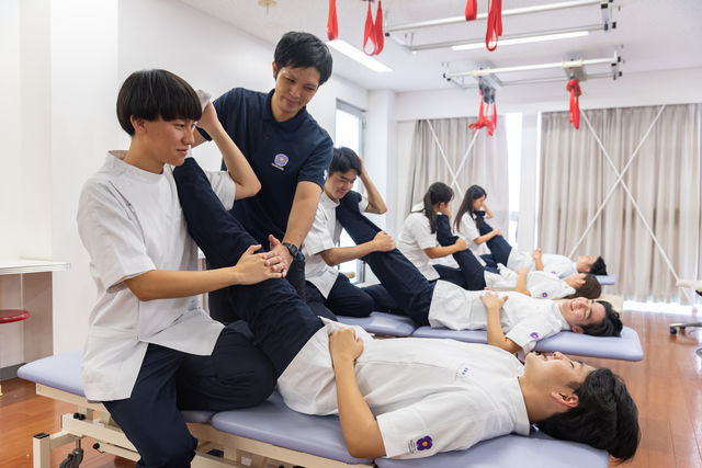 理学療法学科　金武校 理学療法学科　金武校