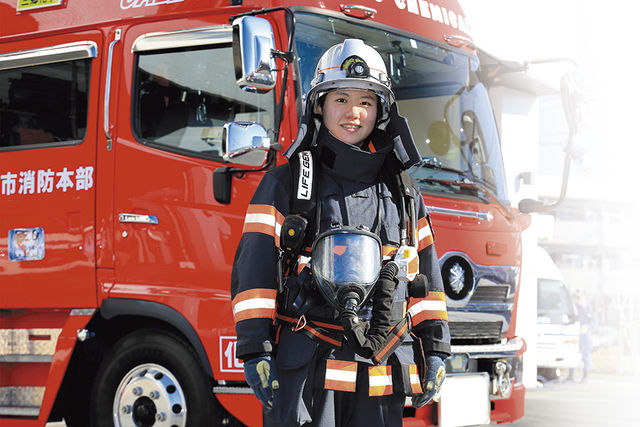 法律ビジネス学科 公務員＆スポーツコース 最新のトレーニングジムで思う存分トレーニング　鍛えたカラダで公安職をめざします