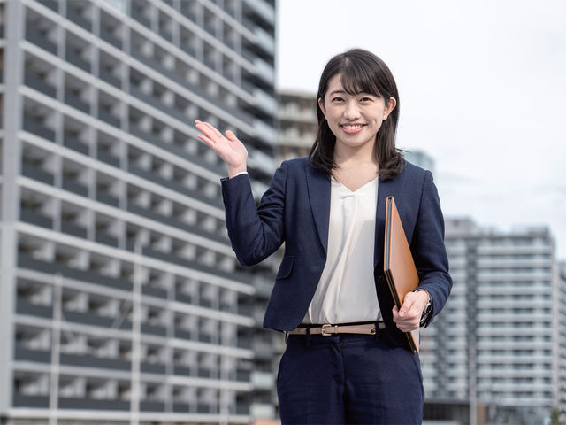 不動産ビジネス学科 宅建ビジネスコース 不動産業界で活躍するための資格試験合格をめざし、ビジネススキルも高めます