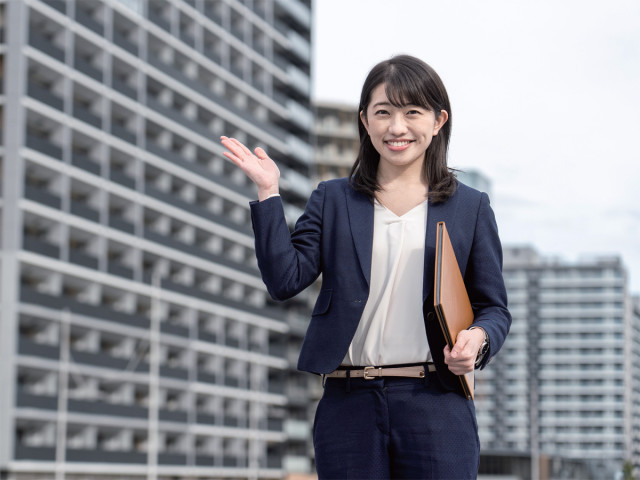 不動産ビジネス学科 宅建ビジネスコース 不動産業界で活躍するための資格試験合格をめざし、ビジネススキルも高めます