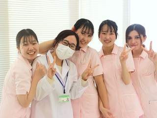 ユマニテク看護助産専門学校