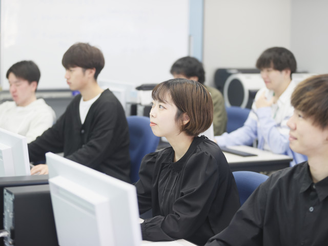 情報・マネジメント学科 情報処理技術者、企業の経営者やマネージャーを目指すなら！