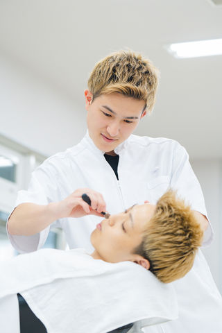 ●理容科 ヘアデザイン カッコイイもキレイも自在にデザインする。