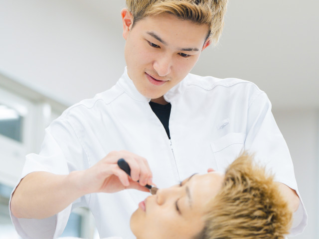 ●理容科 ヘアデザイン カッコイイもキレイも自在にデザインする。