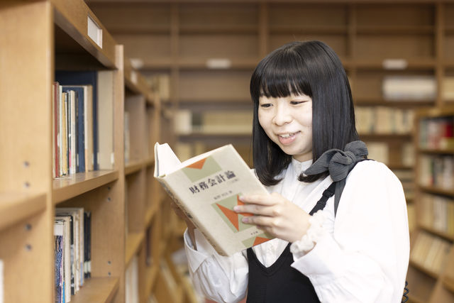 税務会計学科 ２年制コース 税理士試験に対応した学習を展開します。