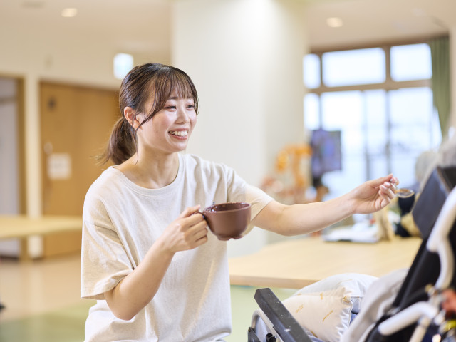 介護福祉学科 介護の仕事は人を思いやり、人の役に立てる仕事。スキルを身につけて介護のスペシャリストをめざします。