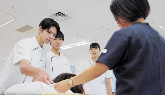 横浜実践看護専門学校