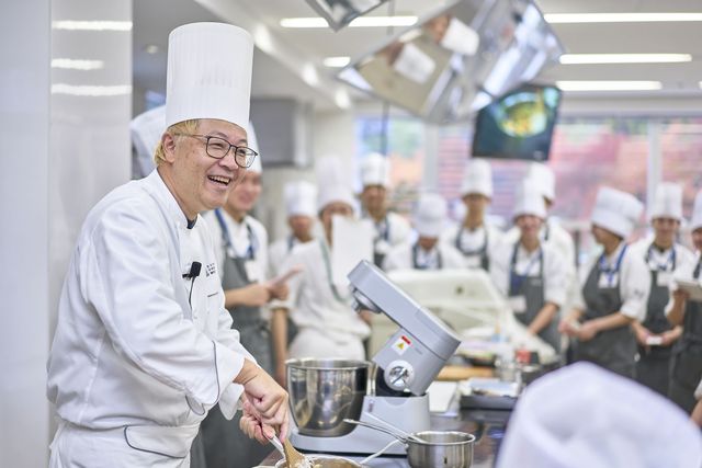 スーパースイーツ製菓専門学校