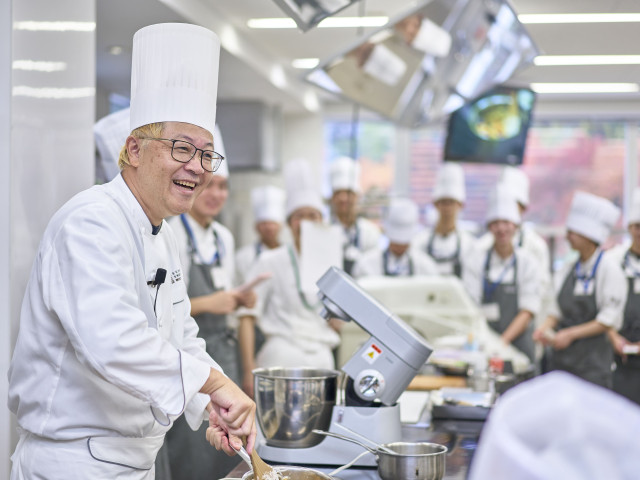 スーパースイーツ製菓専門学校