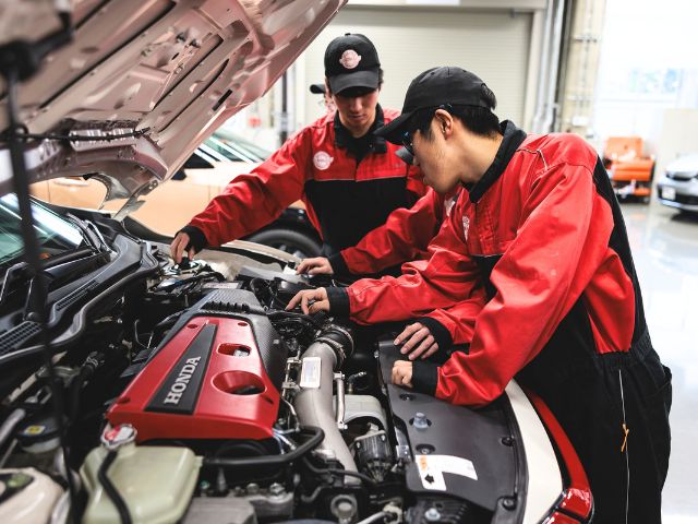 自動車整備科（二級自動車整備士） クルマからバイクまで！　クルマの基本性能を確実に理解した二級エンジニアを目指す！