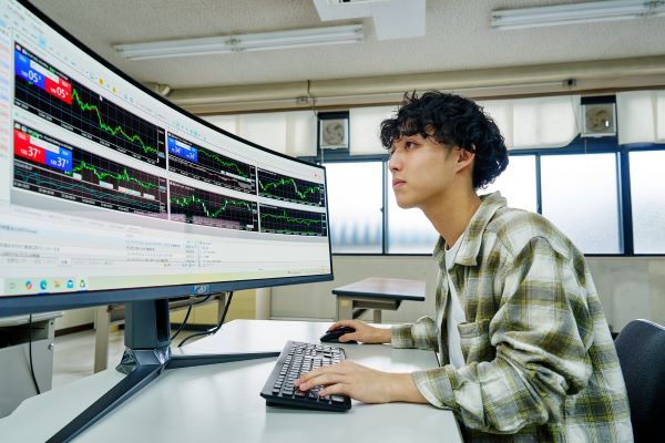 DX学科（2026年4月新設） IT技術の修得にとどまらず、DXを推進できる技術者に