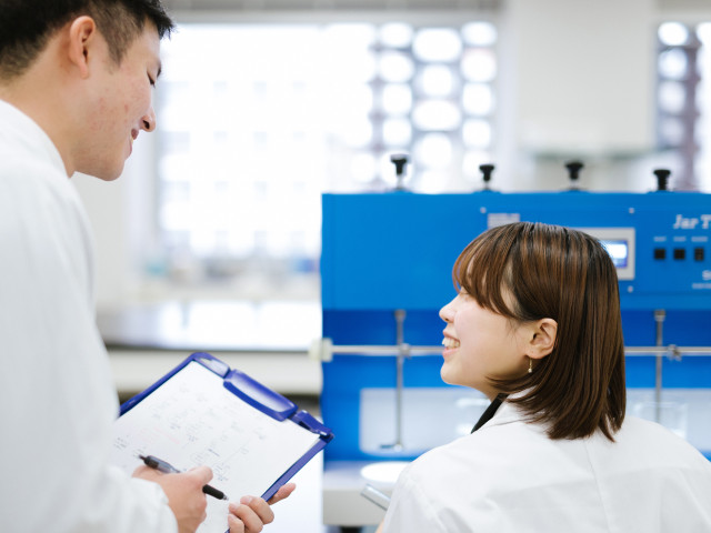生命･環境科学部 医療、食品、環境それぞれの分野で活躍し、人の健康を支える人材を育成
