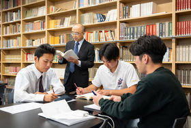 仏教学部 仏教学科 仏教学専攻 仏教学を究め、さらなる高みをめざす