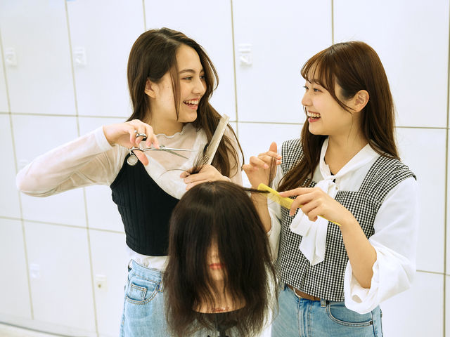 大阪ベルェベル美容専門学校の写真