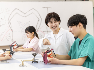 東海歯科医療専門学校