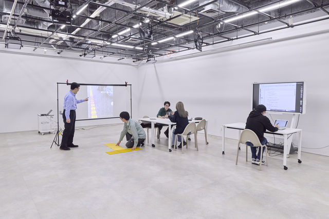 先進工学部 情報メディア工学科 超スマート社会を形づくる最新の情報技術・表現技法を学ぶ