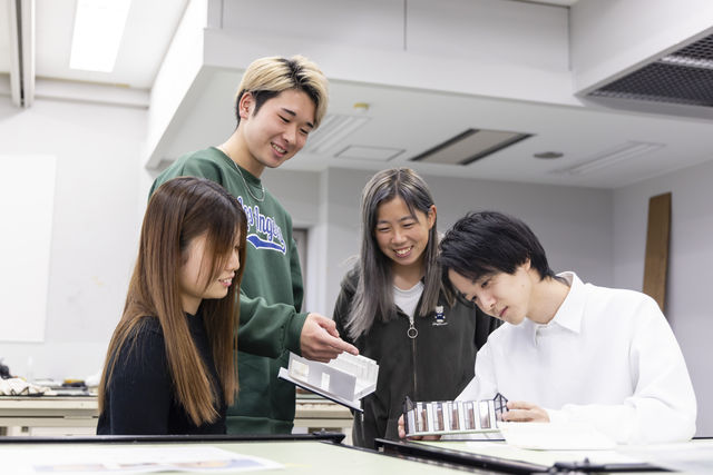建築学部 建築学科 建築コース 安全で快適、環境にも配慮した建築技術を追究する