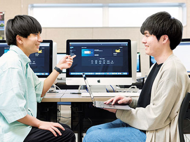 WEBデザイン・ITプログラミング科 ITプログラミングコース プログラミング言語であるJavaについて基礎から学び、プログラミング能力を身につける。