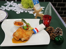 町田調理師専門学校クリスマスの定番メニューといえば！【クリスマスチキン＆デザート】