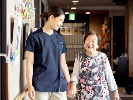 介護福祉科 心理福祉コース 利用者さまの心を知り、笑顔を引き出せる力を。
