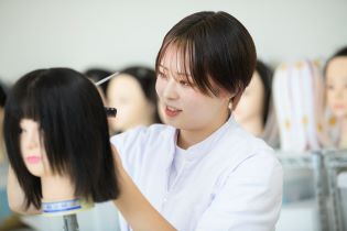 山口県理容美容専門学校