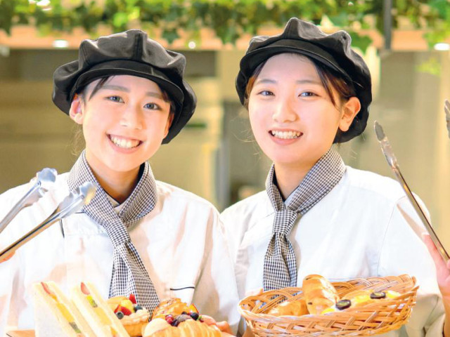 パティシエ・カフェ科 ブーランジェ・製パンコース パン製造の基礎から応用まで総合的に学ぶ