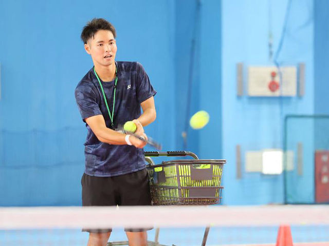 スポーツウェルネス科 テニスコース 初心者から上級者まで、幅広く指導できるテニスコーチを目指す。