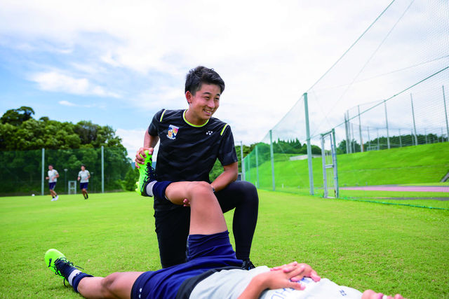 プロスポーツトレーナー科 アスレティックトレーナーコース 選手の身体のコンディショニングやケガからの競技復帰をトータルケアできるアスレティックトレーナーを育成